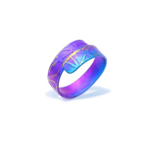 Hypoallergenic Iridescent Ribbon Titanium Ring